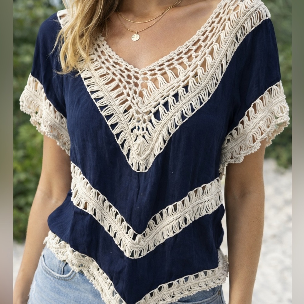 Umgee Navy and Cream Crochet Tunic - Picture 5 of 5